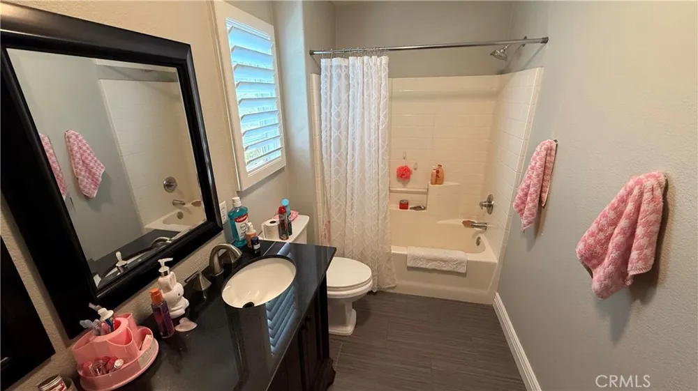 17289 Woodentree Lane Riverside, CA 92503