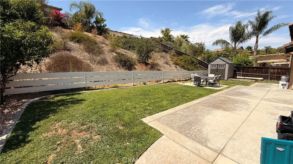 17289 Woodentree Lane Riverside, CA 92503