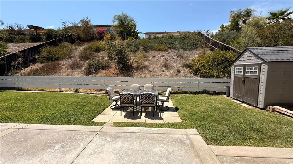 17289 Woodentree Lane Riverside, CA 92503