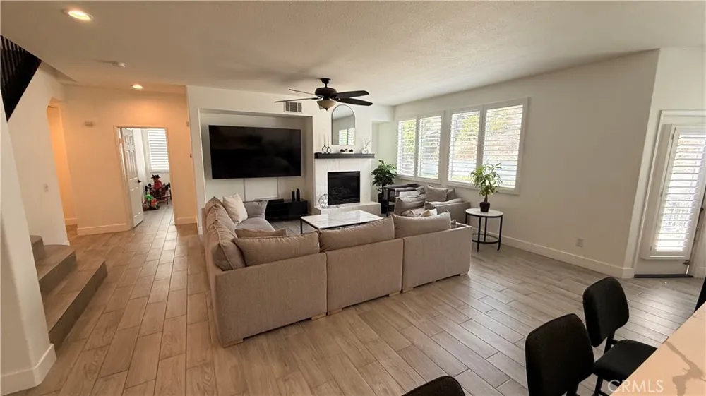17289 Woodentree Lane Riverside, CA 92503