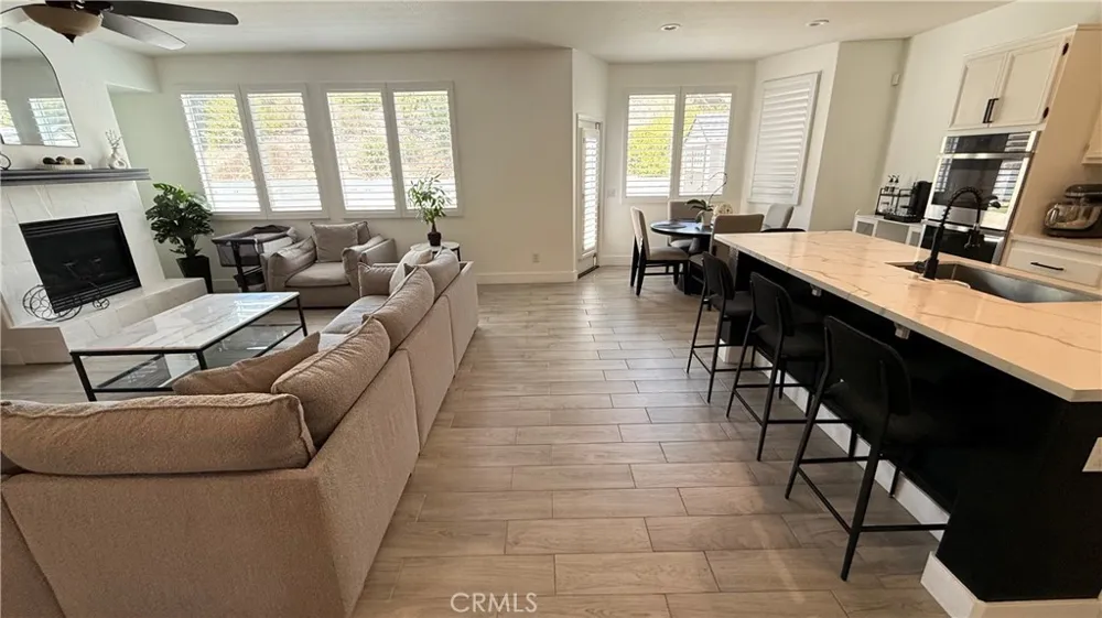 17289 Woodentree Lane Riverside, CA 92503