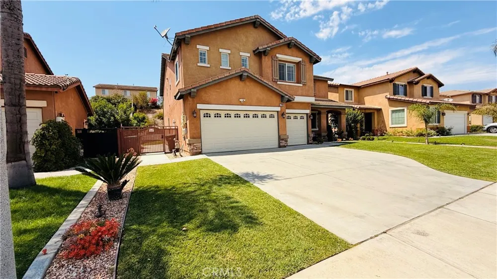17289 Woodentree Lane Riverside, CA 92503