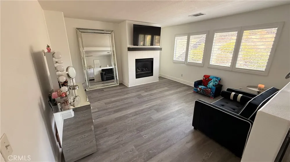 17289 Woodentree Lane Riverside, CA 92503