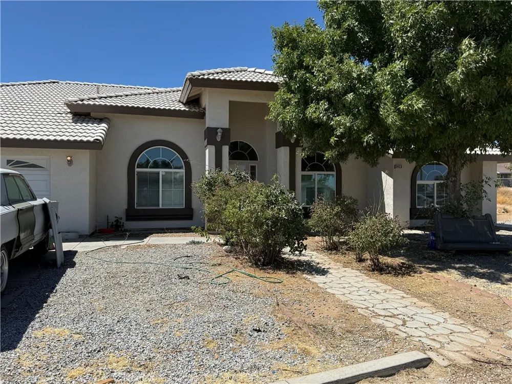 6439 Lime Phelan, CA 92371