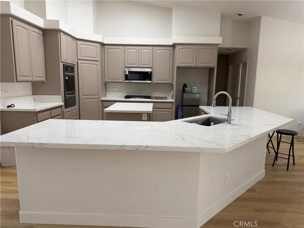 6439 Lime Phelan, CA 92371