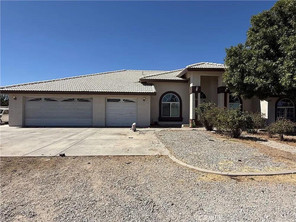 6439 Lime Phelan, CA 92371