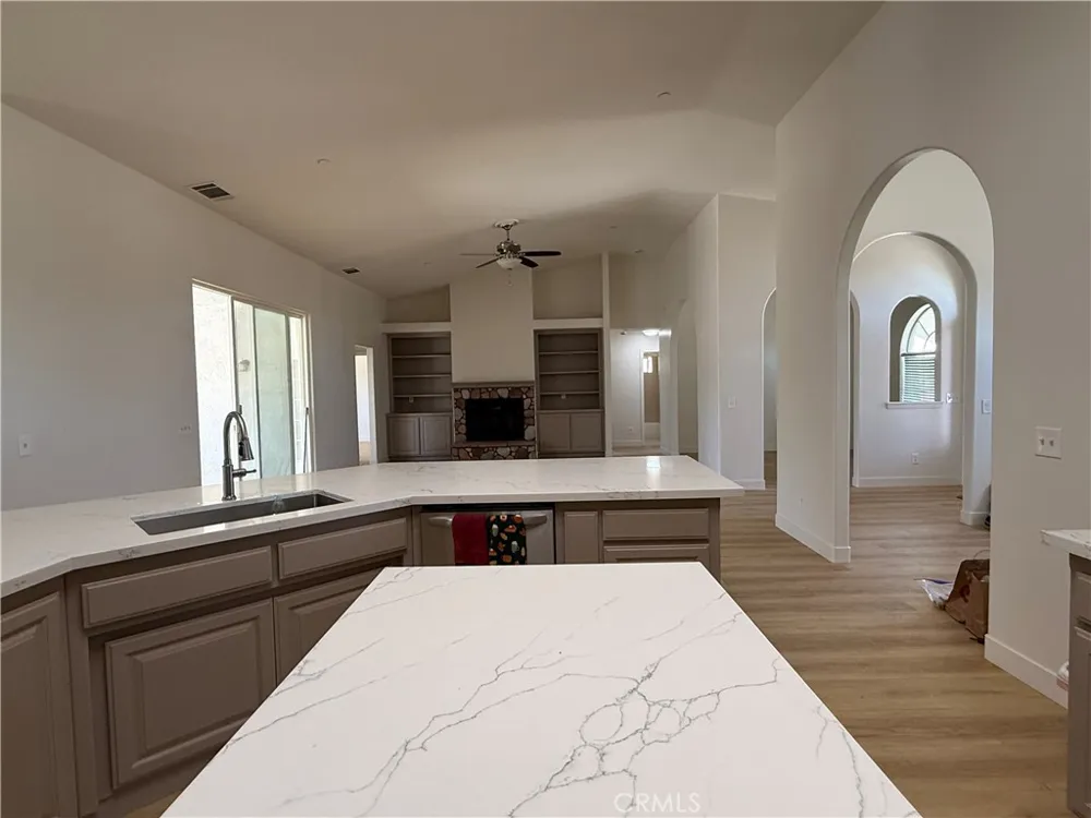 6439 Lime Phelan, CA 92371