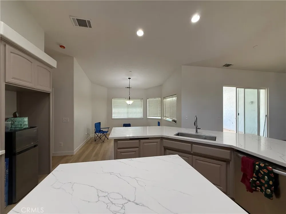 6439 Lime Phelan, CA 92371