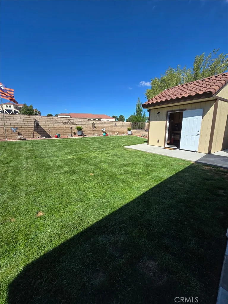 11570 Wedgewood Apple Valley, CA 92308
