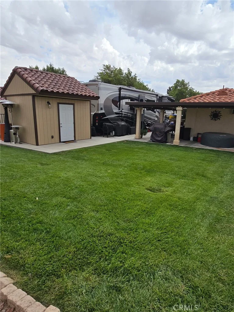 11570 Wedgewood Apple Valley, CA 92308