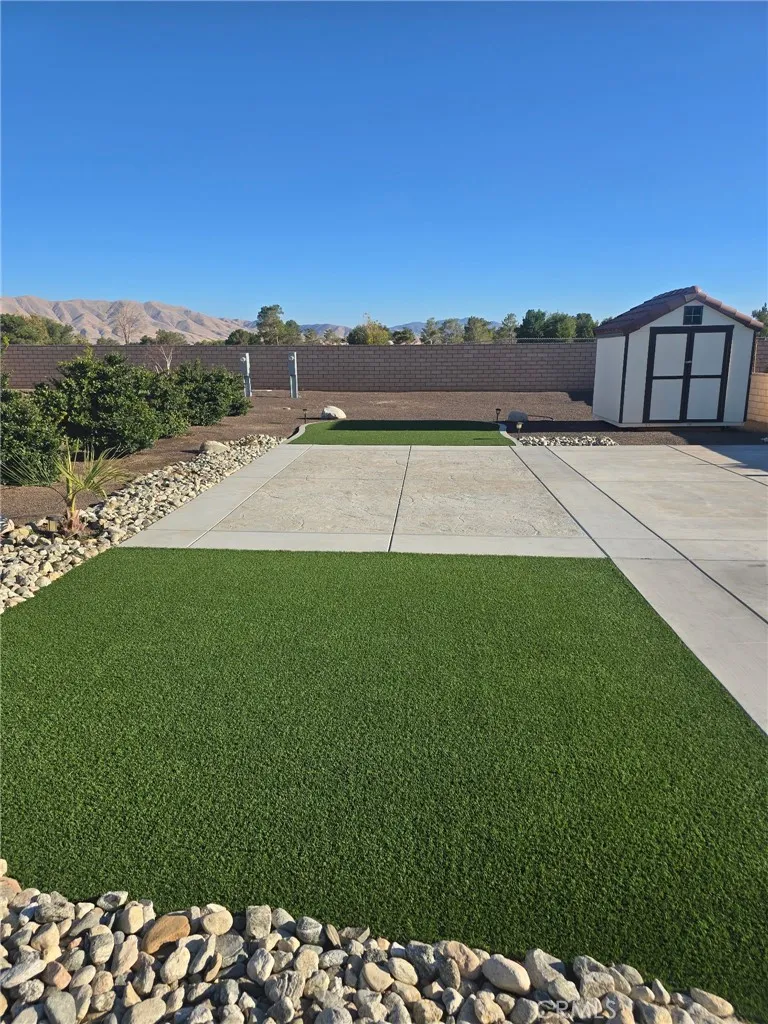 19365 Tournament Apple Valley, CA 92308