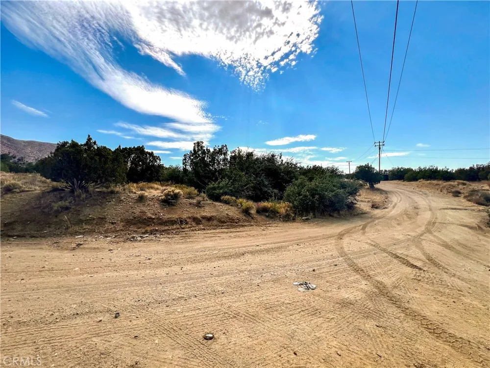 Four Winds Rd. Juniper Hills, CA 93543