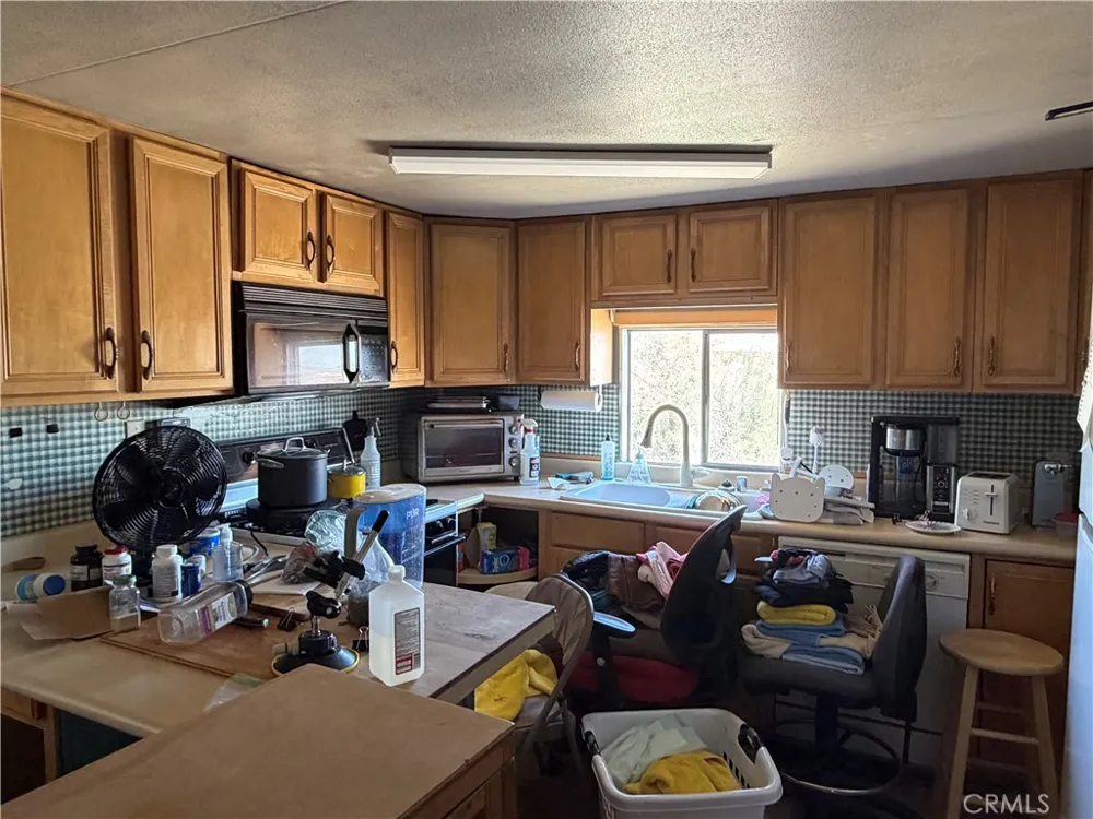 2811 Pebble Road 29 Palms, CA 92277