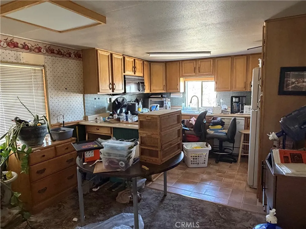 2811 Pebble Road 29 Palms, CA 92277