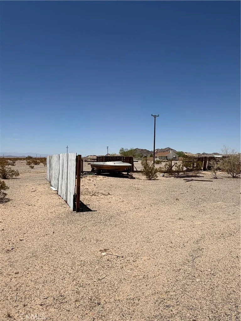 2811 Pebble Road 29 Palms, CA 92277