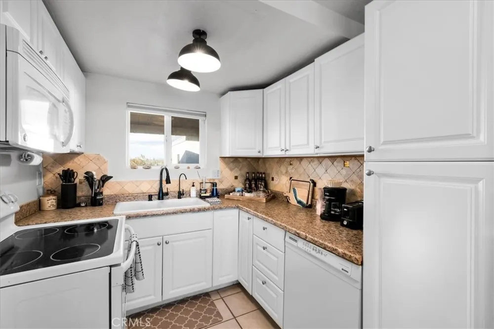 1560 Jackrabbit Trail 29 Palms, CA 92277