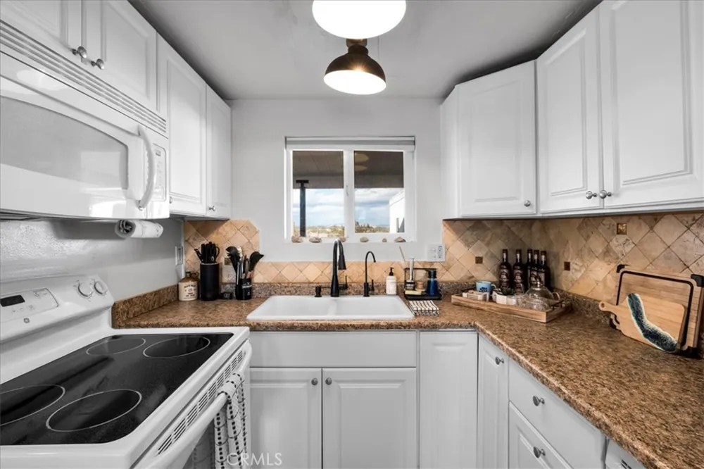 1560 Jackrabbit Trail 29 Palms, CA 92277