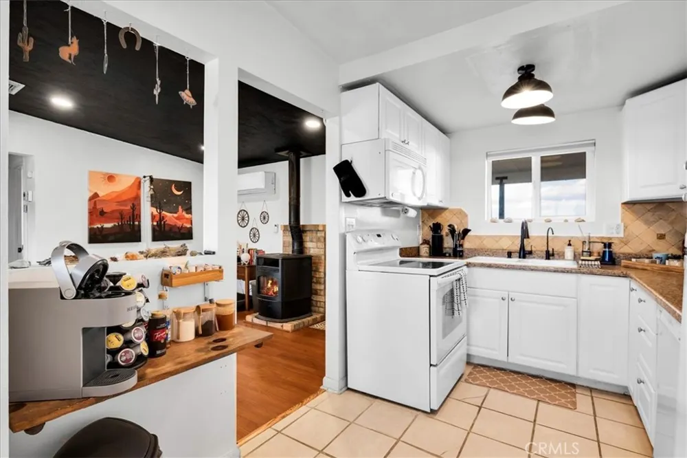 1560 Jackrabbit Trail 29 Palms, CA 92277
