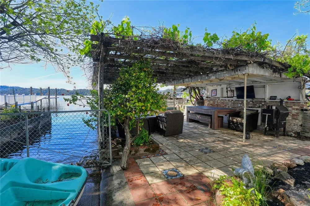 10465 E Highway 20 Clearlake Oaks, CA 95423