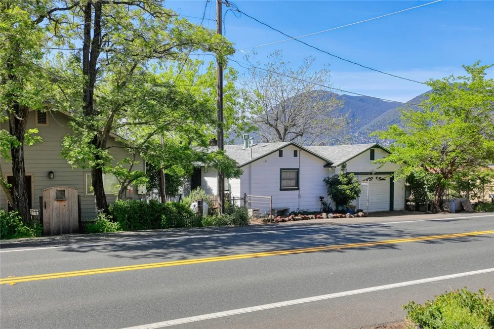 10465 E Highway 20 Clearlake Oaks, CA 95423