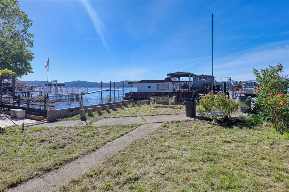 10465 E Highway 20 Clearlake Oaks, CA 95423