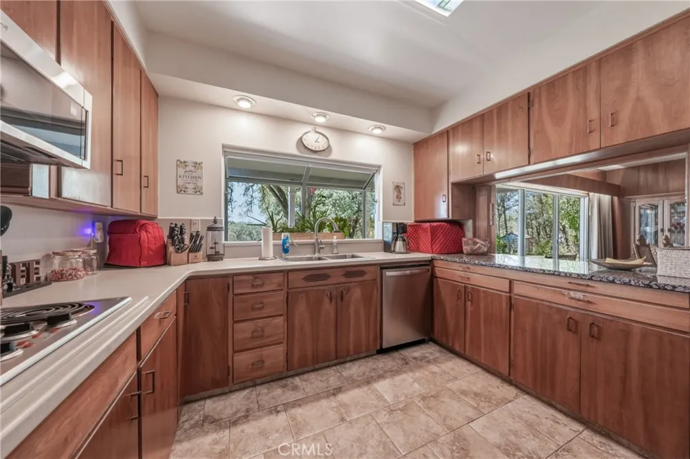 2875 Hill Road Lakeport, CA 95453