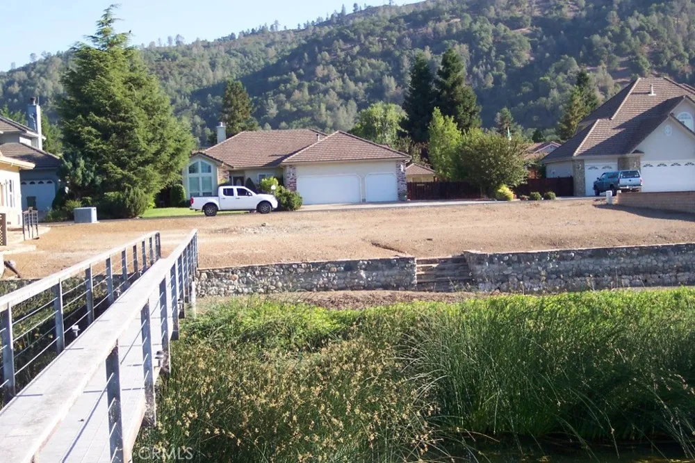 8313 Paradise Lagoon Lucerne, CA 95458