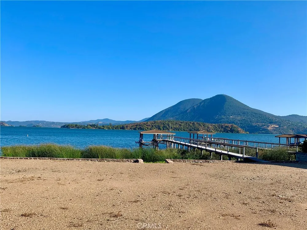 8313 Paradise Lagoon Lucerne, CA 95458