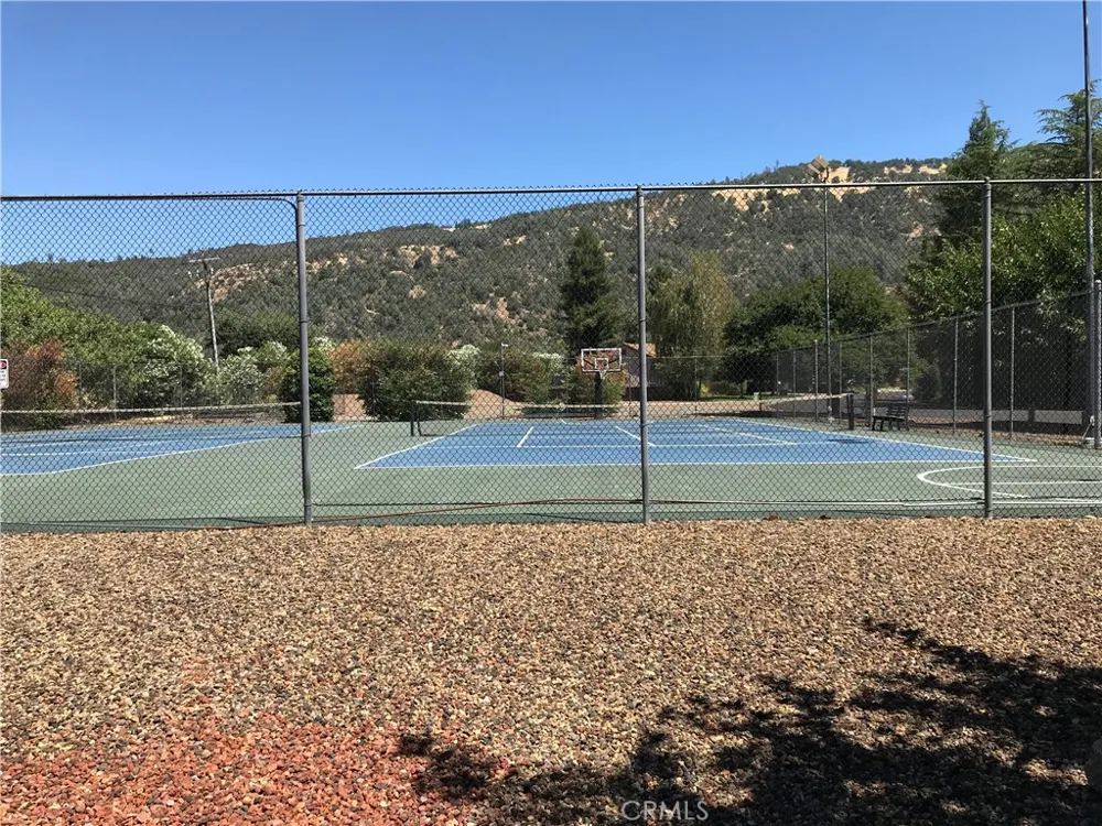 8313 Paradise Lagoon Lucerne, CA 95458