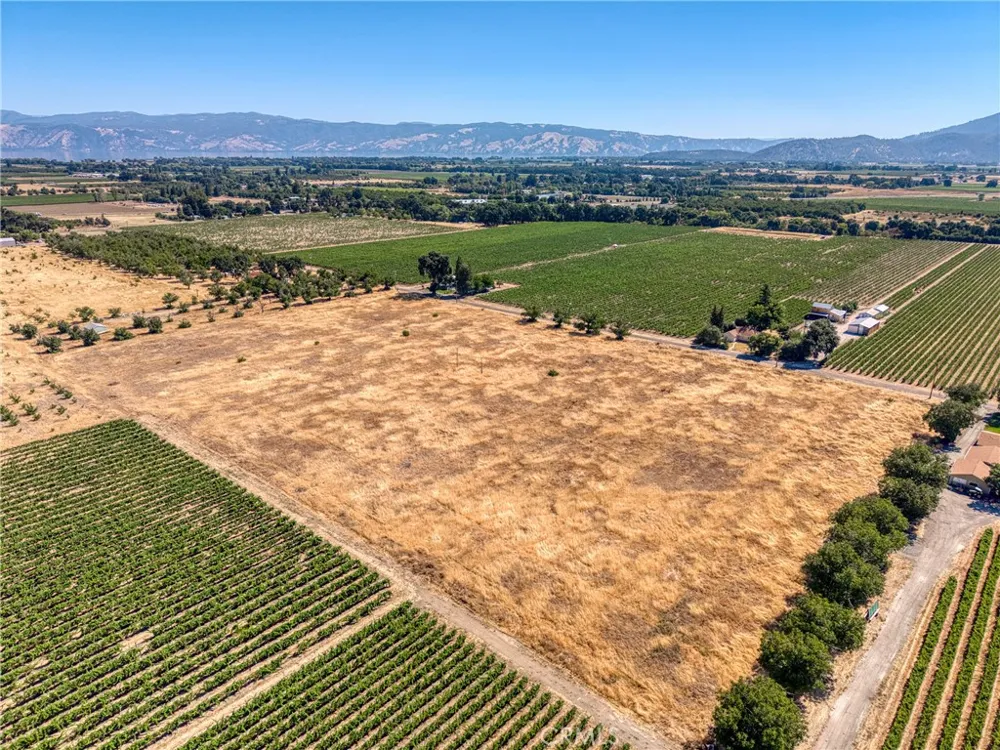4635 Davis Drive Lakeport, CA 95453