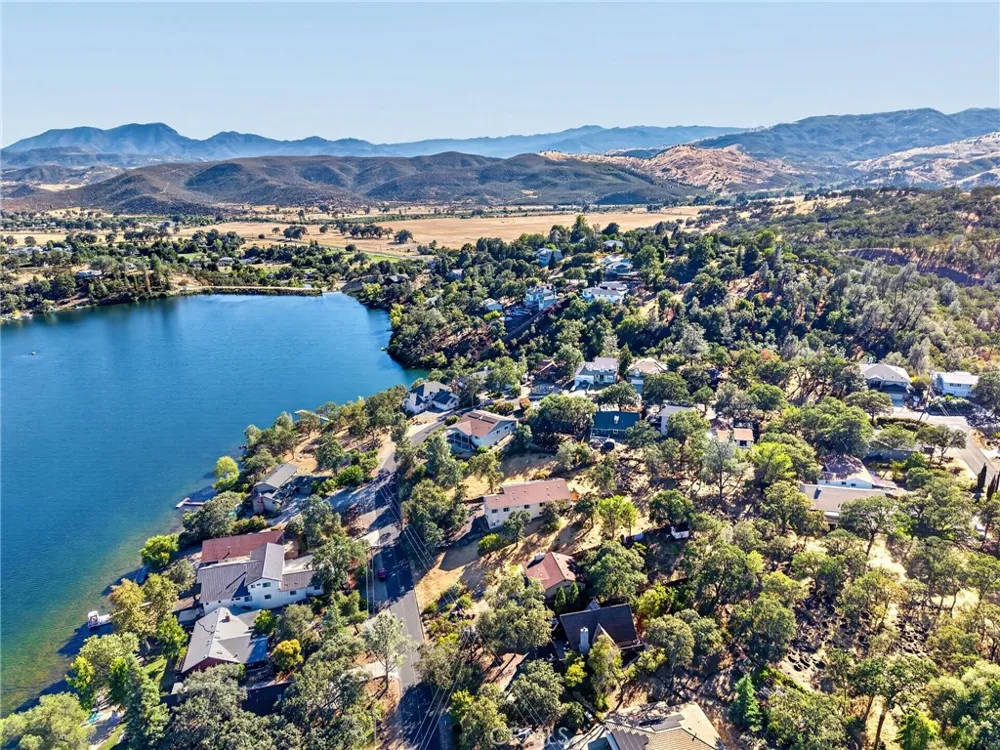 18420 North Shore Drive Hidden Valley Lake, CA 95467