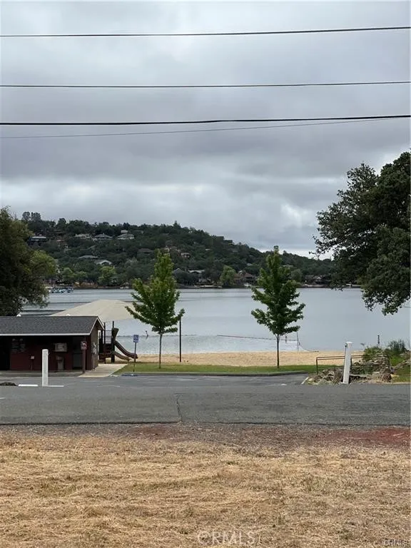 18420 North Shore Drive Hidden Valley Lake, CA 95467