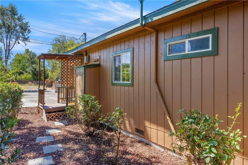 12906 5th Street Clearlake Oaks, CA 95423