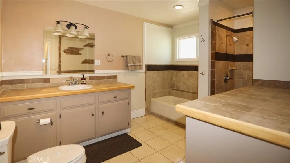 12623 Shoreview Clearlake Oaks, CA 95423