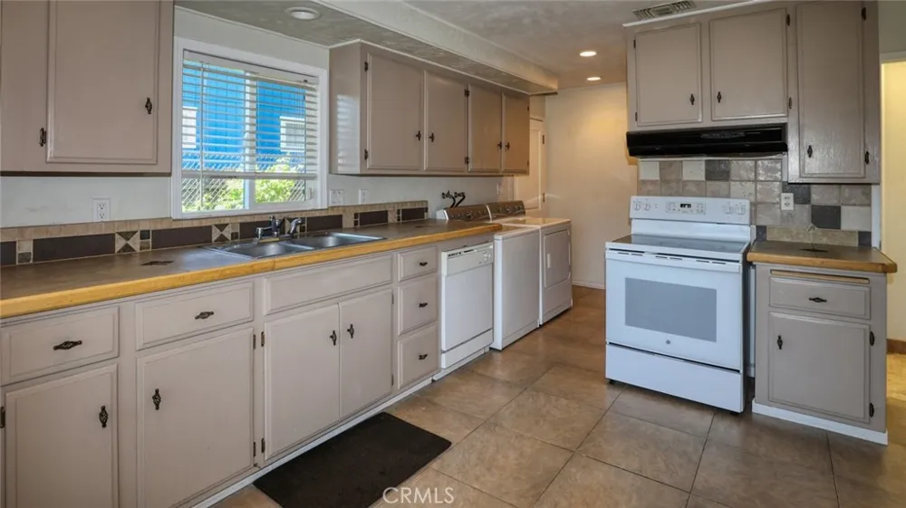12623 Shoreview Clearlake Oaks, CA 95423