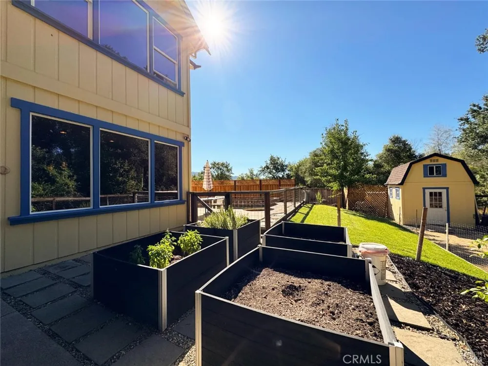 121 Zinfandel Court Cloverdale, CA 95425