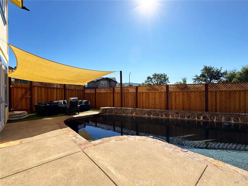 121 Zinfandel Court Cloverdale, CA 95425
