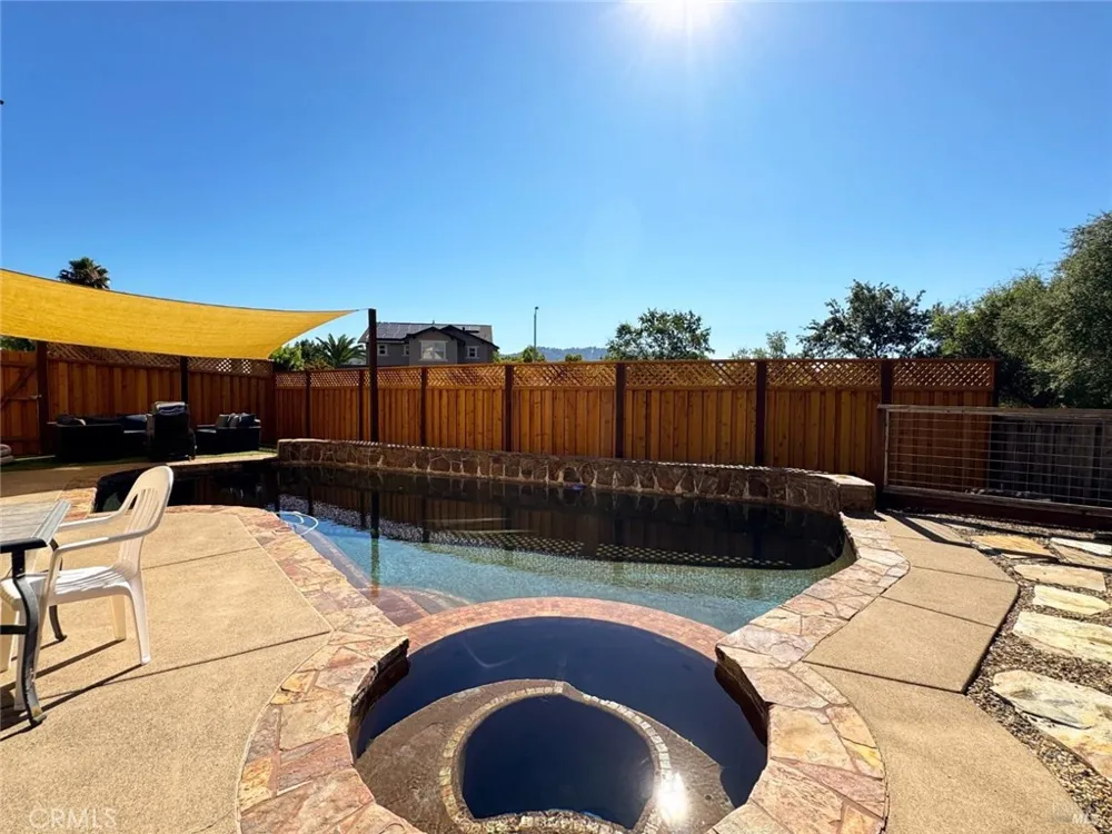121 Zinfandel Court Cloverdale, CA 95425