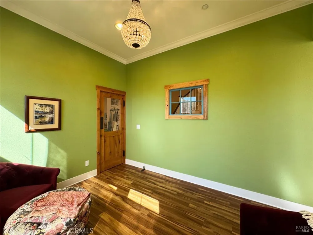 121 Zinfandel Court Cloverdale, CA 95425