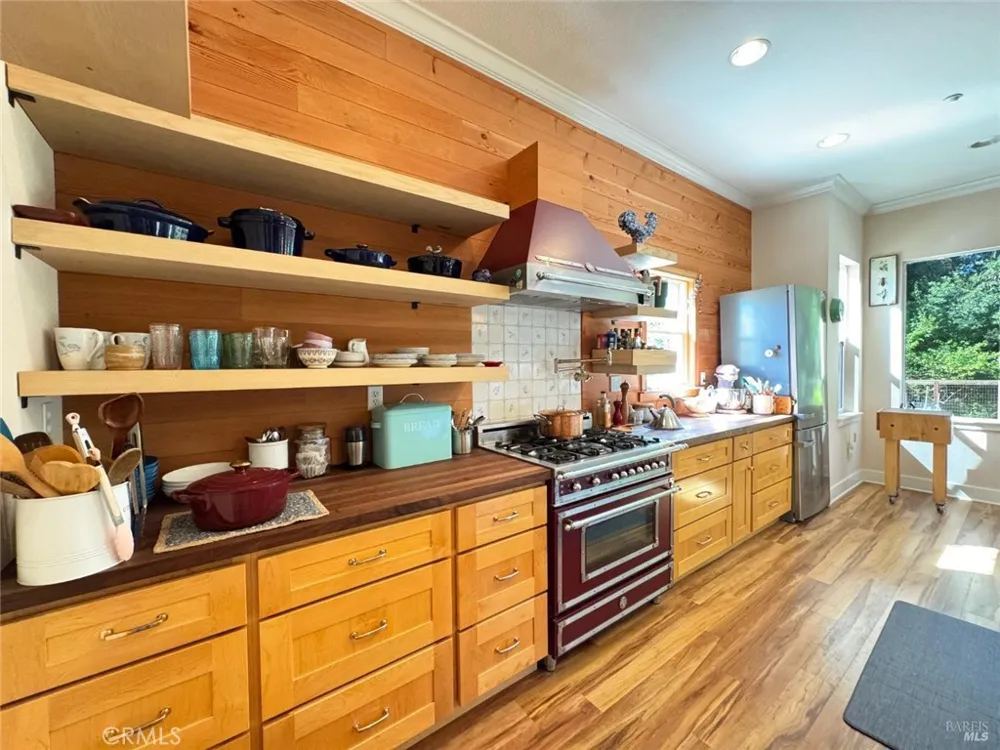 121 Zinfandel Court Cloverdale, CA 95425