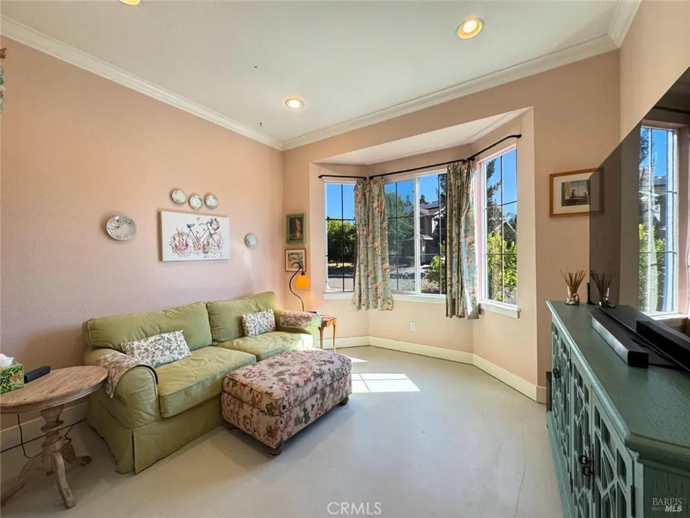 121 Zinfandel Court Cloverdale, CA 95425