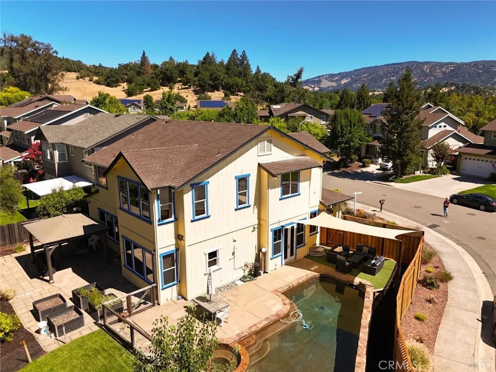 121 Zinfandel Court Cloverdale, CA 95425