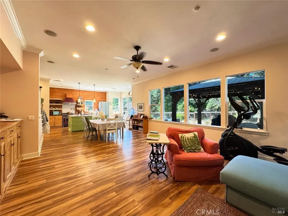 121 Zinfandel Court Cloverdale, CA 95425