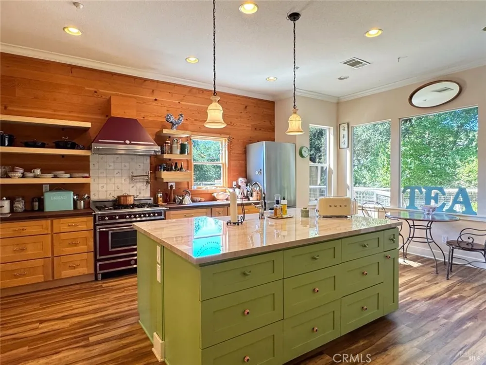 121 Zinfandel Court Cloverdale, CA 95425