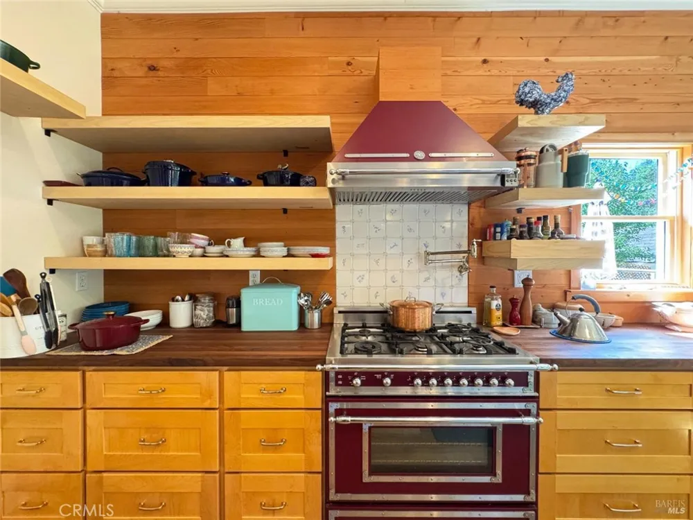 121 Zinfandel Court Cloverdale, CA 95425