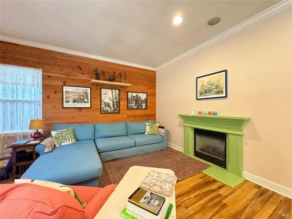 121 Zinfandel Court Cloverdale, CA 95425
