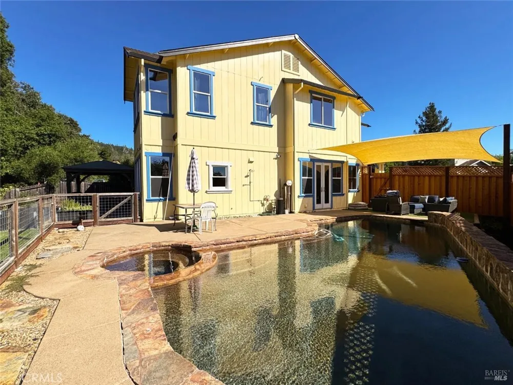 121 Zinfandel Court Cloverdale, CA 95425