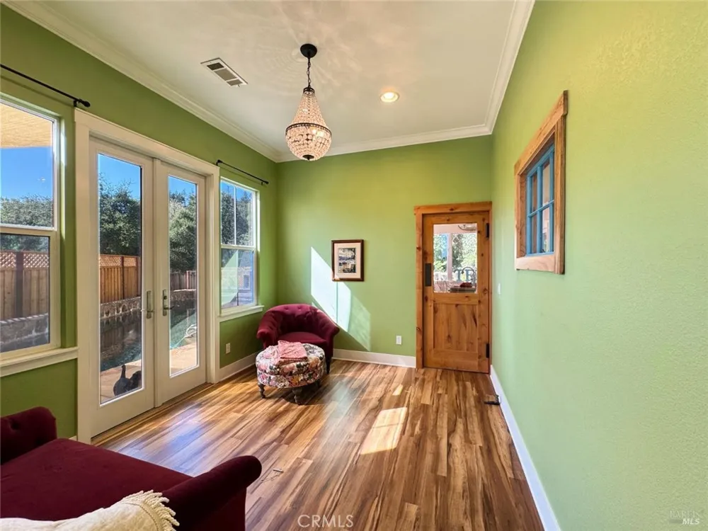 121 Zinfandel Court Cloverdale, CA 95425