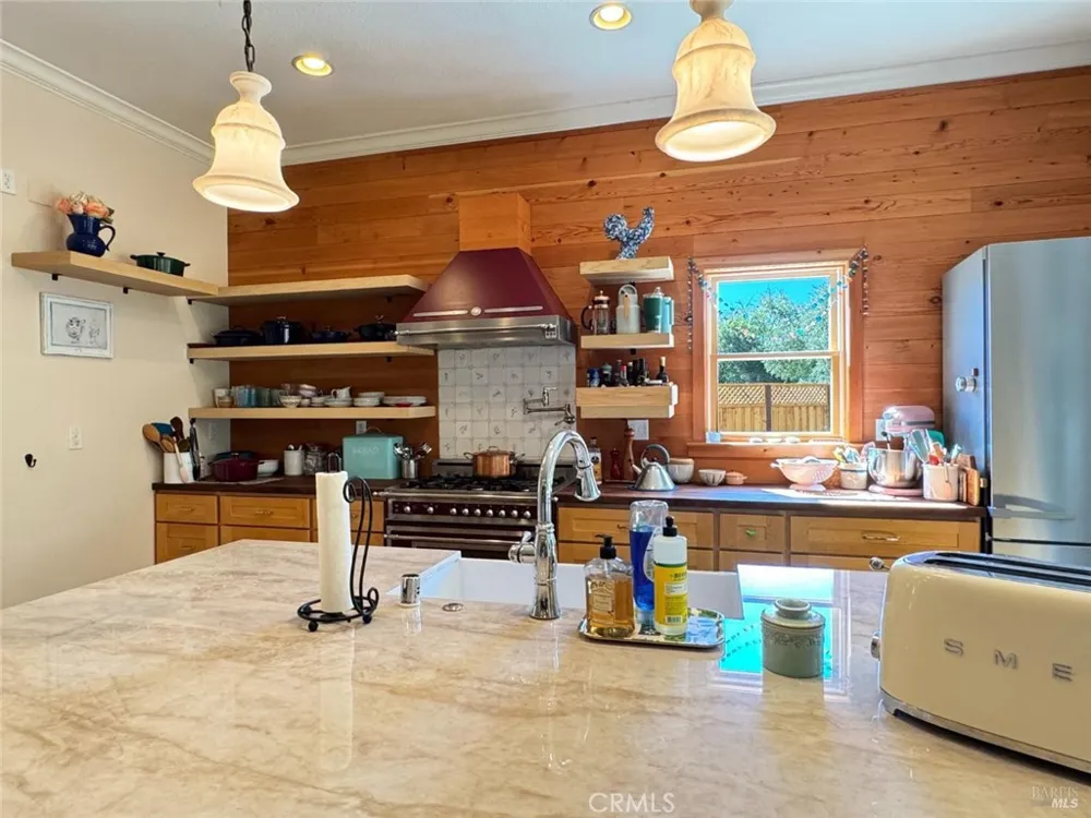 121 Zinfandel Court Cloverdale, CA 95425