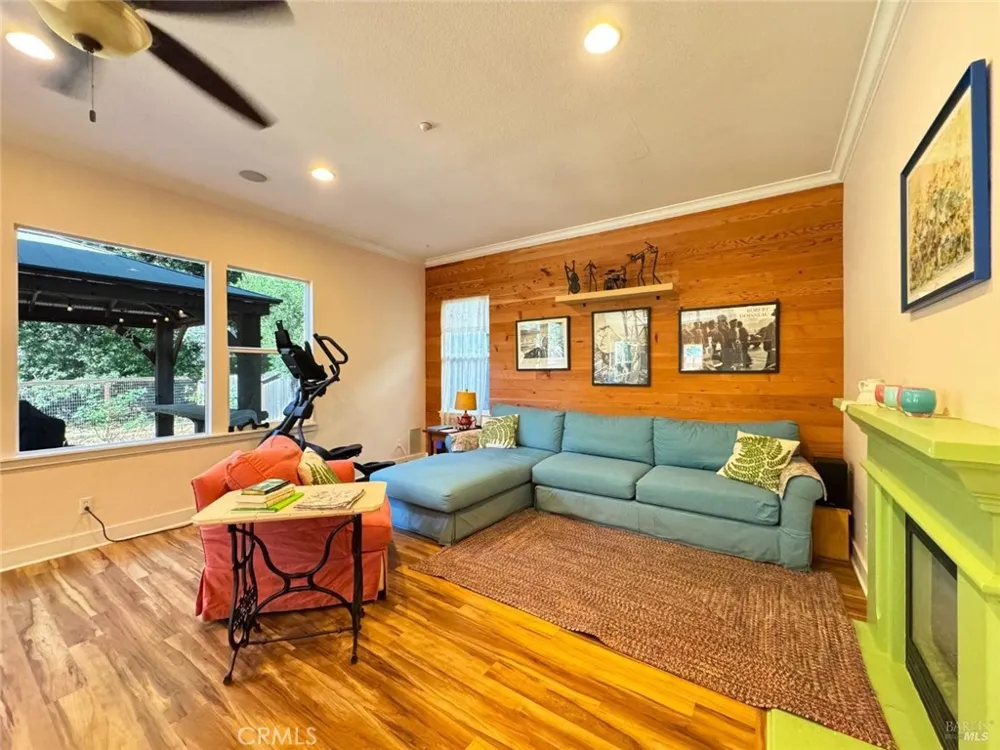 121 Zinfandel Court Cloverdale, CA 95425